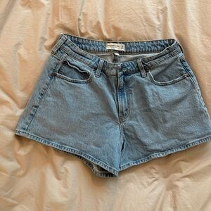 Mid-Rise A-line Denim Shorts- curve love